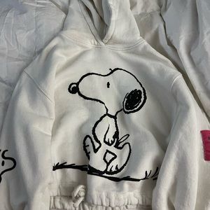 zara sweatshirt for girls sz 10-12. slightly used.